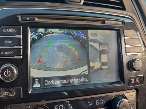 Used 2017 Nissan Maxima Platinum FWD image 21