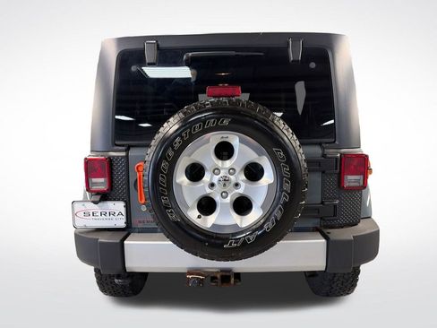 Used 2014 Jeep Wrangler Unlimited Sahara w/ Connectivity Group AWD/4WD image 5