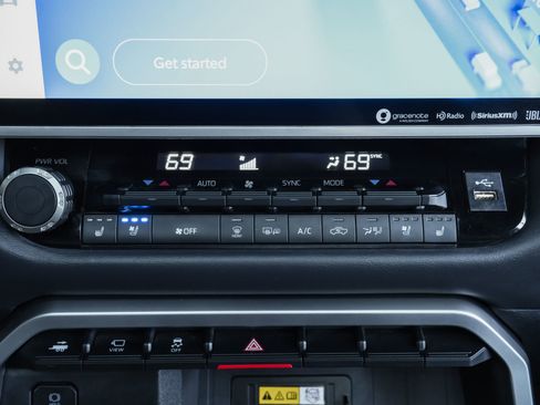 Used 2024 Toyota Tundra Platinum image 16