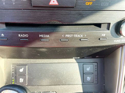 Used 2017 Lexus IS 200t image 19