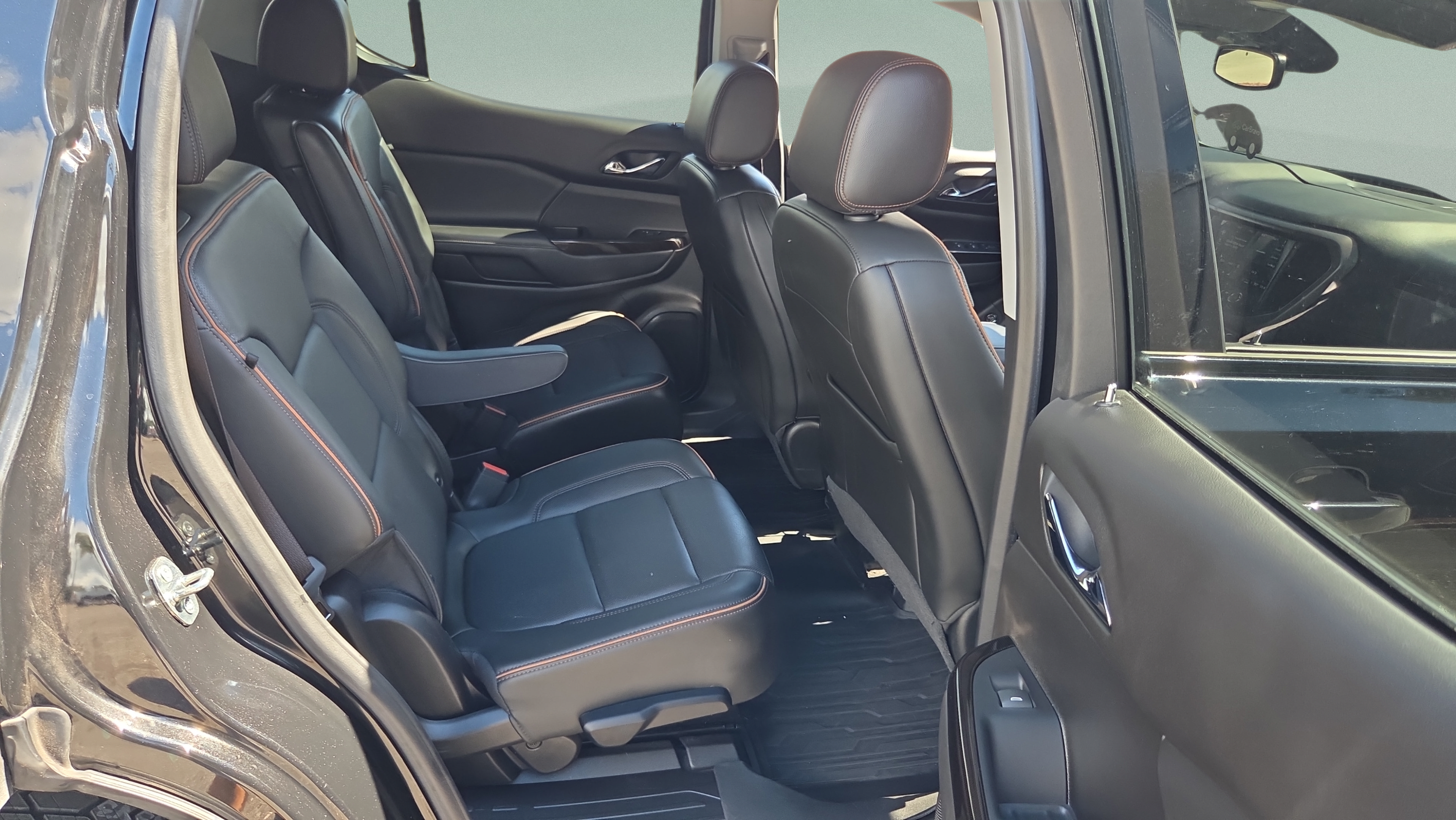 Certified 2023 GMC Acadia AT4 w/ Technology Package AWD/4WD image 14