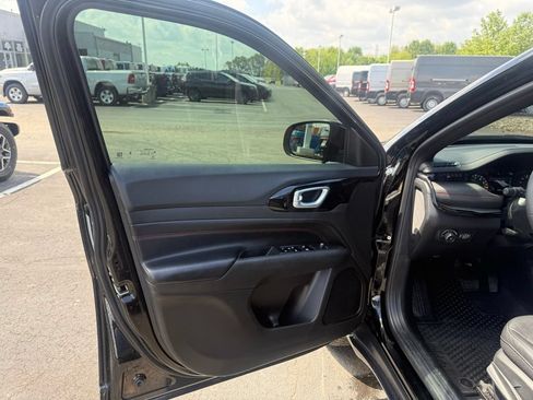 Used 2024 Jeep Compass Trailhawk AWD/4WD image 11