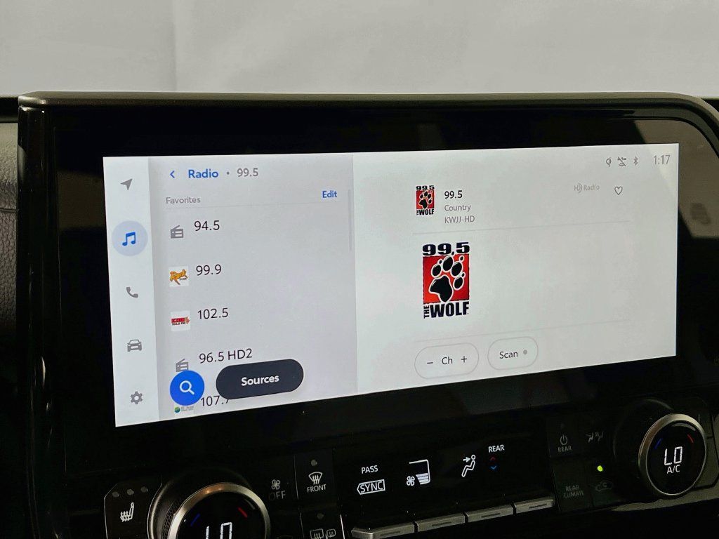 Certified 2026 Toyota Highlander XLE AWD/4WD image 13