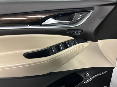 Used 2020 Buick Enclave Premium w/ Sun and Sites Package FWD image 14