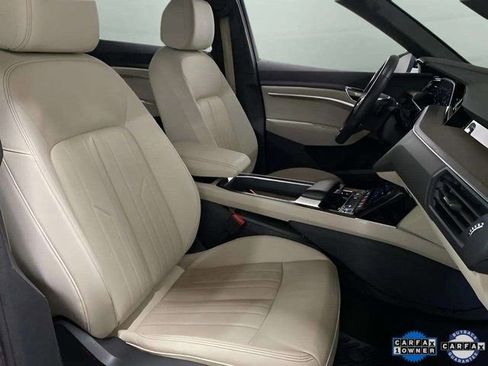 Used 2024 Audi Q8 e-tron Premium image 74