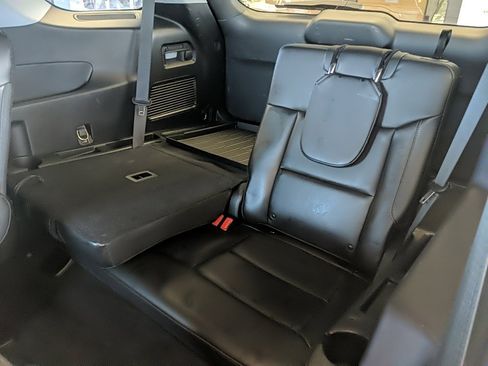 Used 2021 Ford Explorer XLT w/ Equipment Group 202A image 11