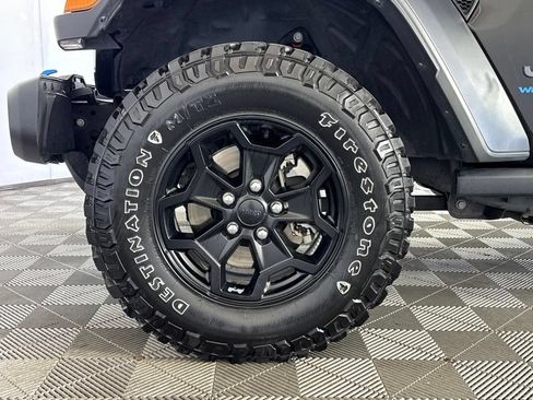 Used 2023 Jeep Wrangler Unlimited w/ Cold Weather Group AWD/4WD image 9