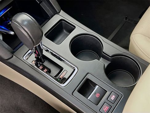 Used 2018 Subaru Outback 3.6R Limited image 19