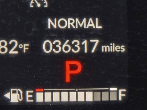 Used 2025 Honda Pilot EX-L image 8