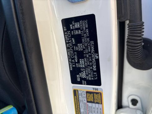 Used 2025 Kia Soul LX w/ LX Technology Package FWD image 22