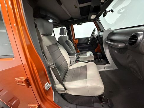 Used 2010 Jeep Wrangler Unlimited Sport image 13
