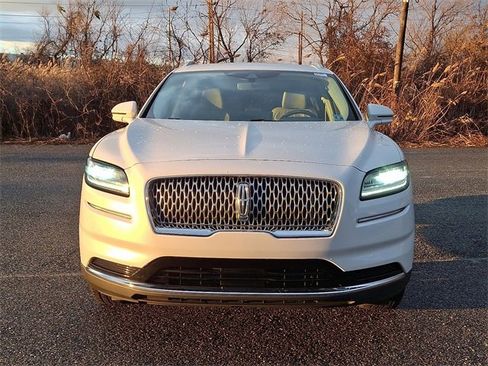 Used 2021 Lincoln Nautilus AWD w/ Equipment Group 101A image 2