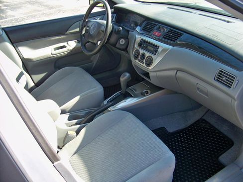 Used 2005 Mitsubishi Lancer ES FWD image 17