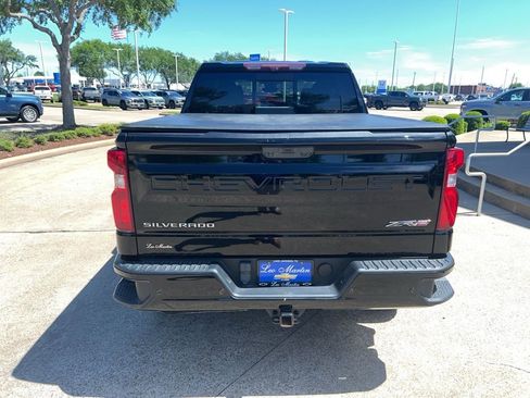 Used 2023 Chevrolet Silverado 1500 ZR2 w/ Technology Package image 9
