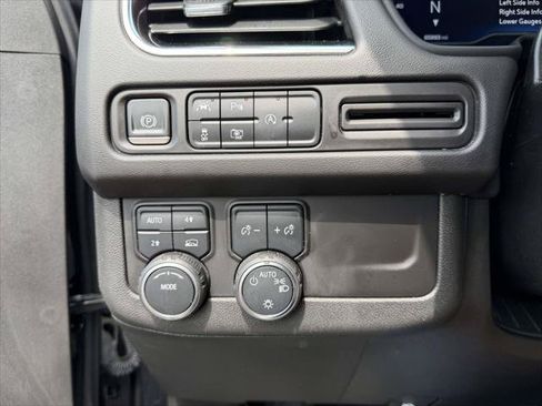 Used 2023 Chevrolet Suburban RST w/ Luxury Package AWD/4WD image 23
