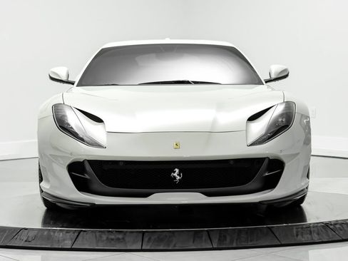 Used 2019 Ferrari 812 Superfast RWD image 2