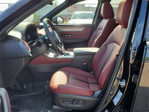 Certified 2025 MAZDA CX-70 Plug-In Hybrid w/ Premium Plus image 13