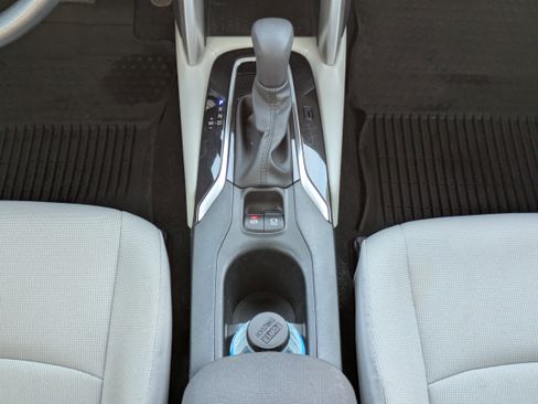 Used 2023 Toyota Corolla Cross L image 6