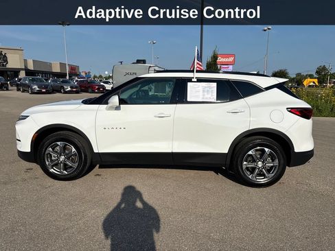 Used 2024 Chevrolet Blazer LT w/ Convenience Package FWD image 2