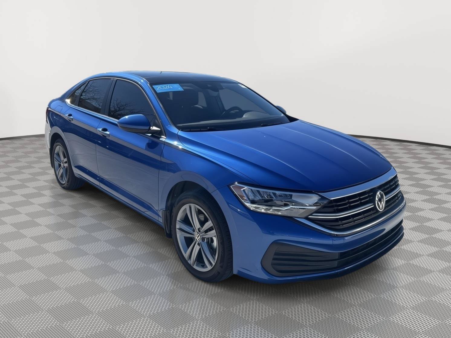 Used 2024 Volkswagen Jetta SE w/ Panoramic Sunroof Package FWD image 1