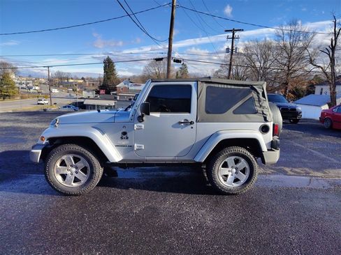 Used 2008 Jeep Wrangler Sahara w/ Dual Top Group image 2