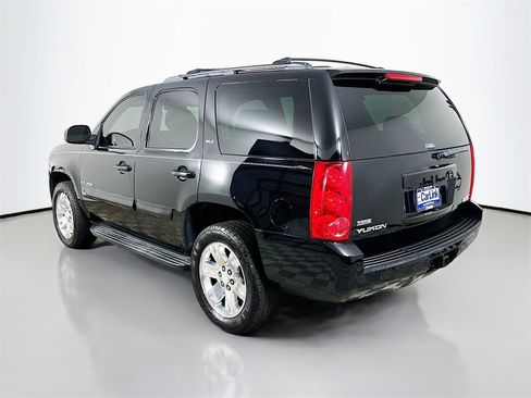 Used 2008 GMC Yukon SLT w/ SLT Preferred Equipment Group image 5