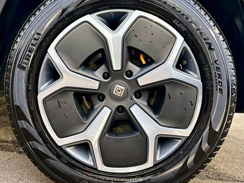 Used 2023 Rivian R1S Launch Edition image 32