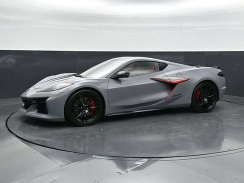 Used 2025 Chevrolet Corvette Z06 w/ Stealth Interior Trim Package RWD image 6