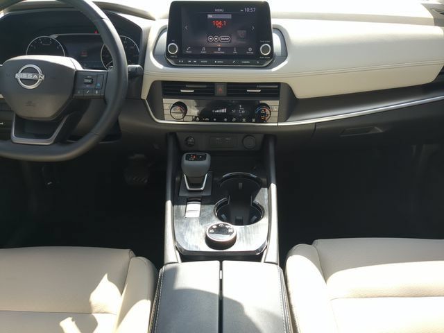 Used 2025 Nissan Rogue SV w/ SV Premium Package AWD/4WD image 17