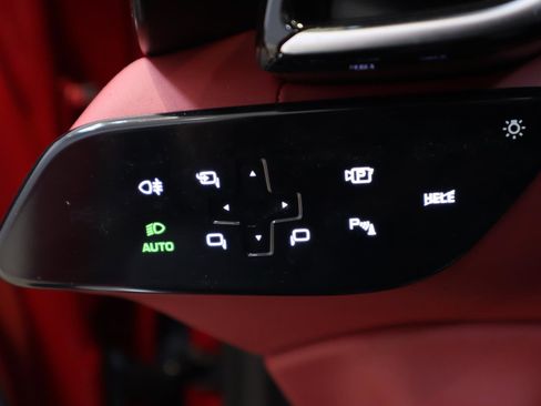 Used 2025 Ferrari Roma Spider image 28