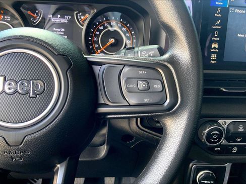 Used 2024 Jeep Wrangler Sport AWD/4WD image 19