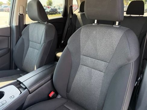 Used 2025 Nissan Rogue SV FWD image 10