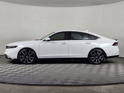 Used 2025 Honda Accord Touring image 3