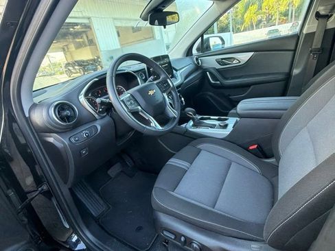 Used 2025 Chevrolet Blazer LT FWD image 5
