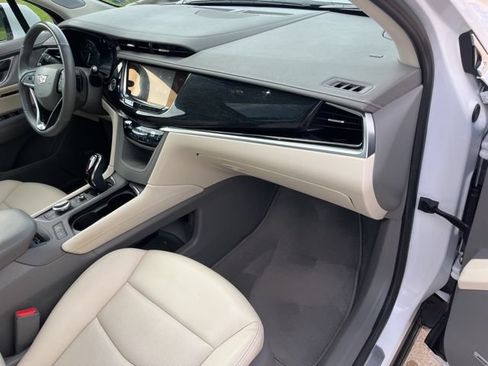 Used 2023 Cadillac XT6 Premium Luxury w/ Technology Package AWD/4WD image 40