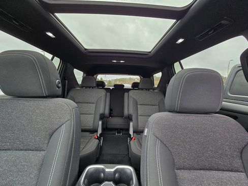 Used 2024 Chevrolet Traverse LT w/ Enhanced Driving Package image 4