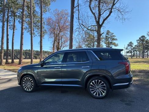 Used 2024 Hyundai Palisade Calligraphy image 6