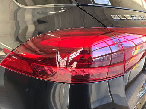 Certified 2025 Mercedes-Benz GLE 350 4MATIC image 40