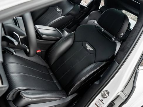 Certified 2022 Bentley Bentayga AWD/4WD image 25