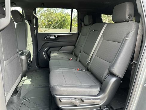 New 2026 Chevrolet Suburban LS image 17