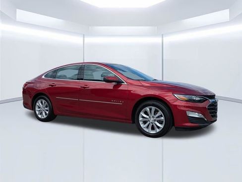 Used 2021 Chevrolet Malibu LT image 1