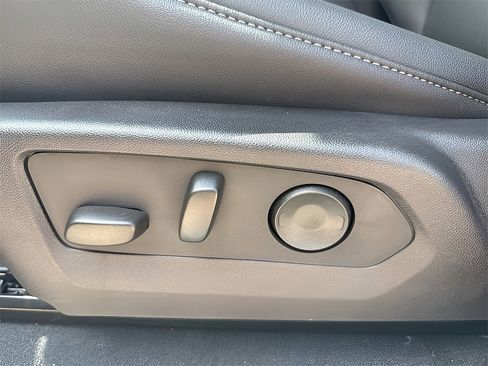 New 2025 GMC Canyon Elevation w/ Convenience Package image 14