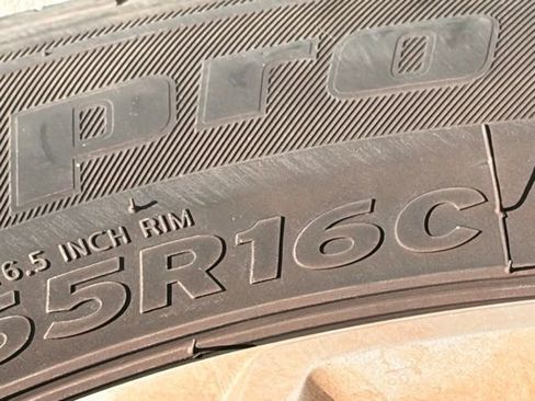 Used 2021 Ford Transit 250 Medium Roof image 9