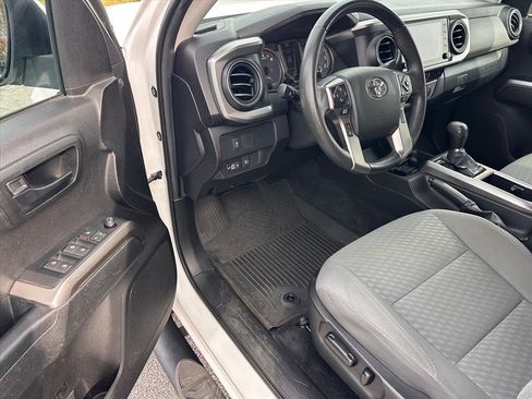 Used 2022 Toyota Tacoma SR5 image 10