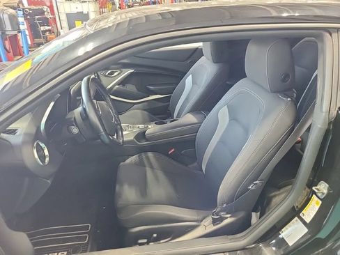 Used 2016 Chevrolet Camaro LT RWD image 3