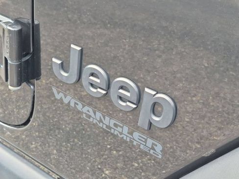 Used 2021 Jeep Wrangler Unlimited Sport AWD/4WD image 9