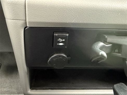 Used 2019 Toyota Sienna LE image 19