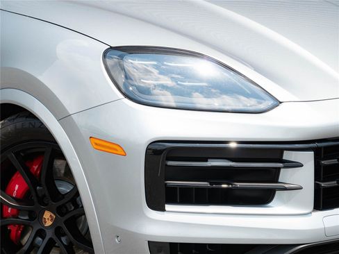 Certified 2026 Porsche Cayenne S AWD/4WD image 38