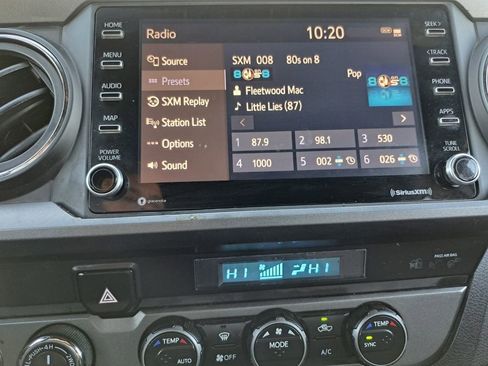 Used 2022 Toyota Tacoma TRD Off-Road image 10