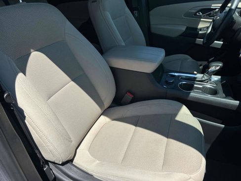Used 2023 Chevrolet Traverse LS FWD image 22